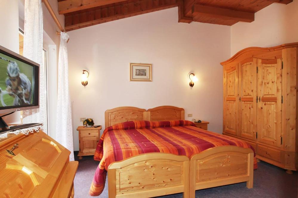 Hotel Garni Villanova Molveno Rum bild