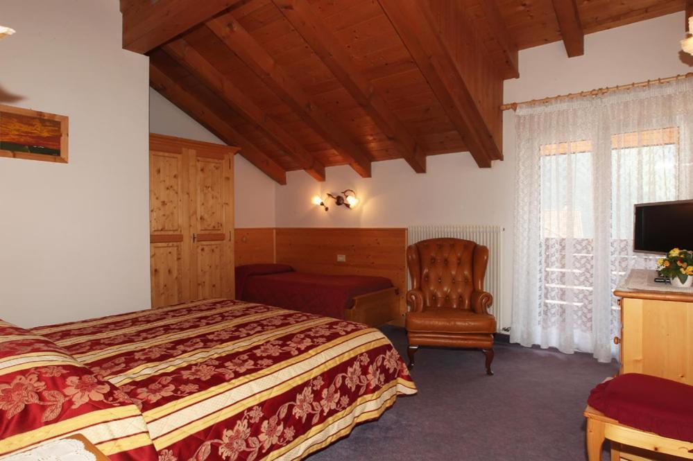 Hotel Garni Villanova Molveno Rum bild