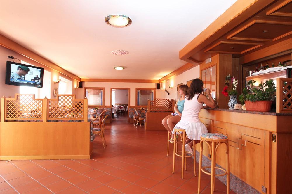 Hotel Garni Villanova Molveno Exteriör bild